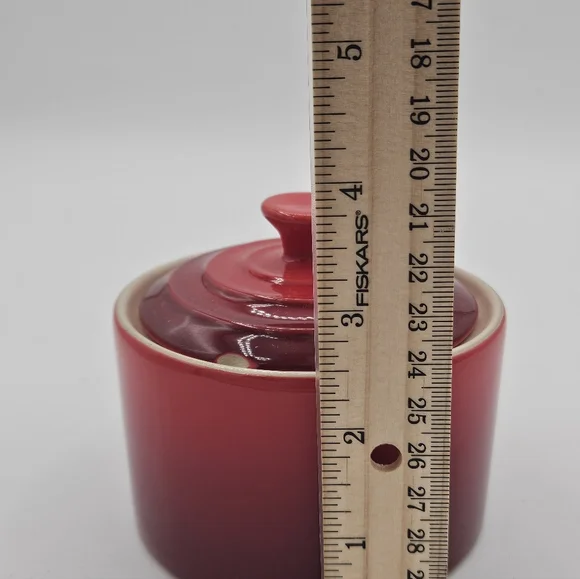 Le Creuset Lidded Sugar Bowl Red Cerise Ombre Stoneware **DAMAGED - Picture 6 of 7